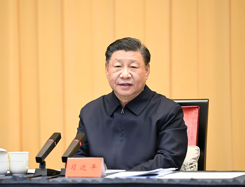 11月30日上午，中共中央总书记、国度主席、中央军委主席习近平在上海主持召开深刻推动长三角一体化发展座谈会并颁发沉要讲话。